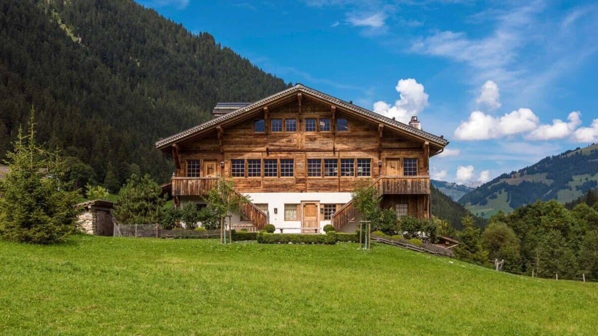 Zweisimmen Nr Gstaad Ski Chalet | Elegant Alpine Chalet with Spa