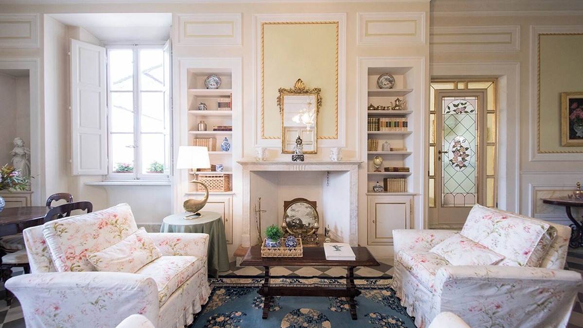 Lucca Historical Center Villa | Elegant ancient villa.Very close Lucca's Walls and train station.Private terrace