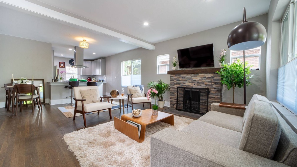 Cole House | Elegant and Bright 4BR Home near DTWN and RiNo