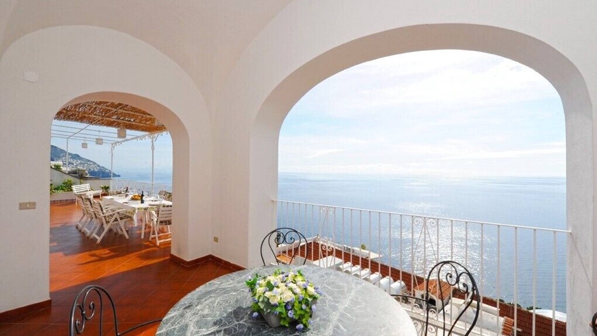 Positano Villa | Elegant and central villa with private gated parking in Positano