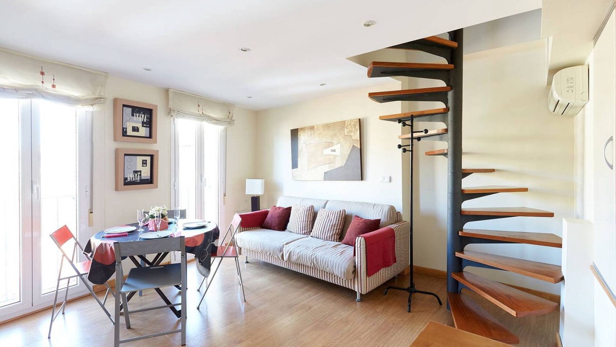 Old Town Apartment | Elegant and flirty duplex in the old town