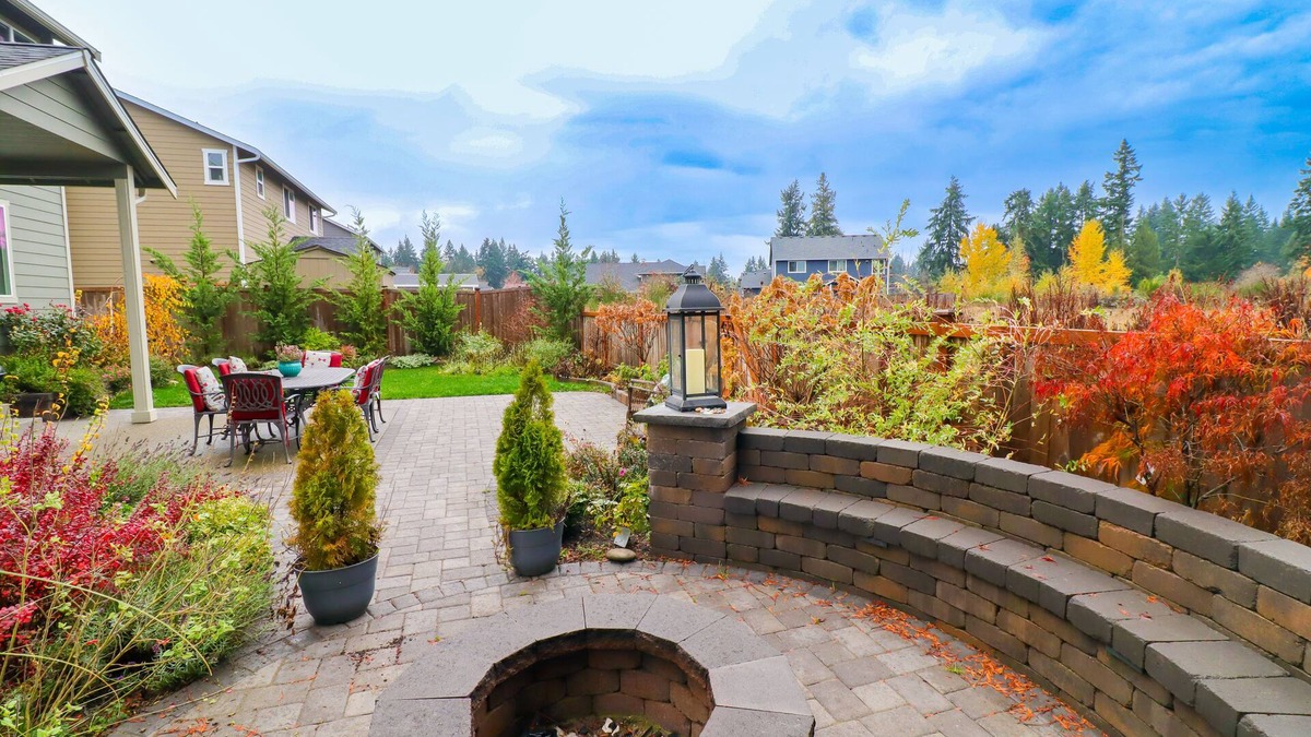 Yelm House | Elegant and peaceful this is home is an absolute retreat place!