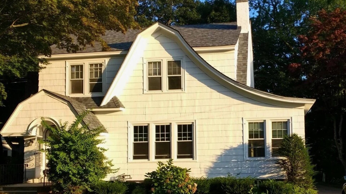 New London House | ELEGANT AND RELAXING BEACH GETAWAY, STEPS FROM THE WATER