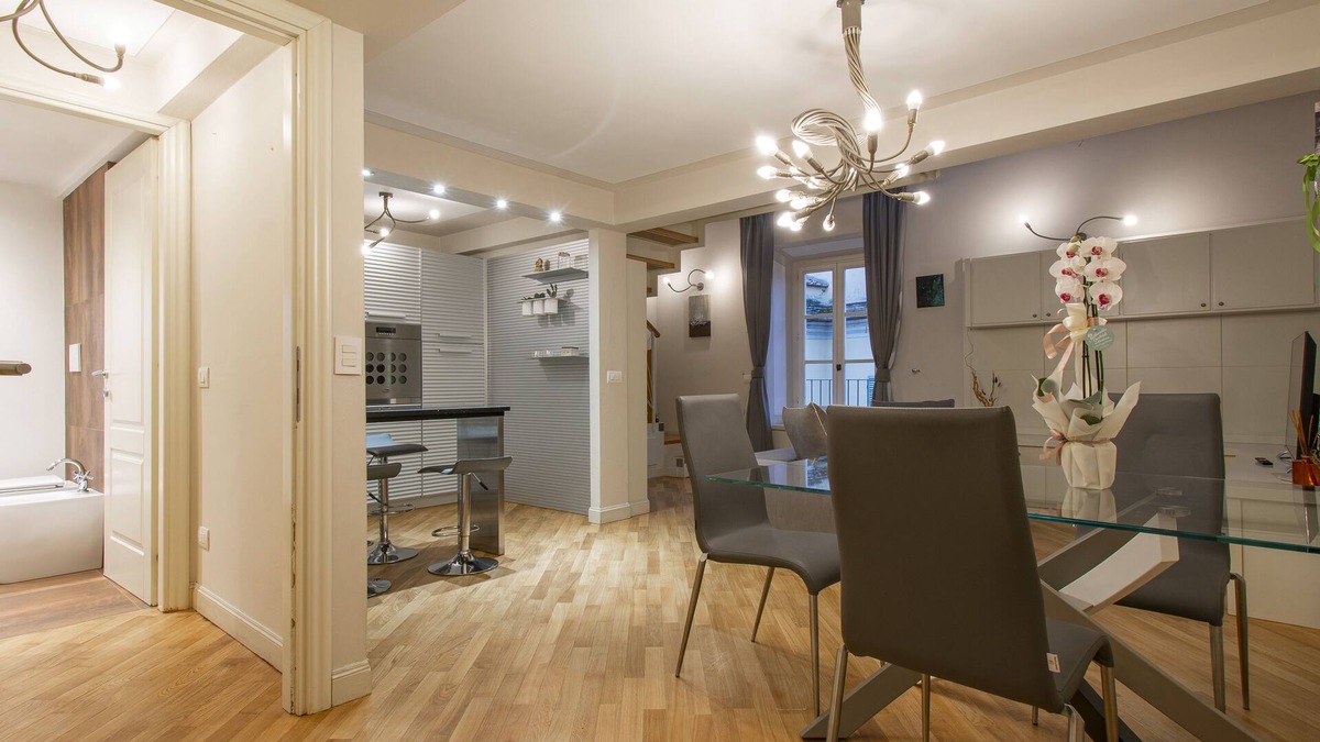 Pistoia House | Elegant apartment close to main square with beautiful view