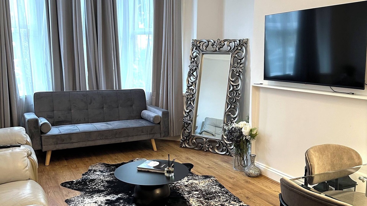 Leyton Apartment | Elegant apartment in London