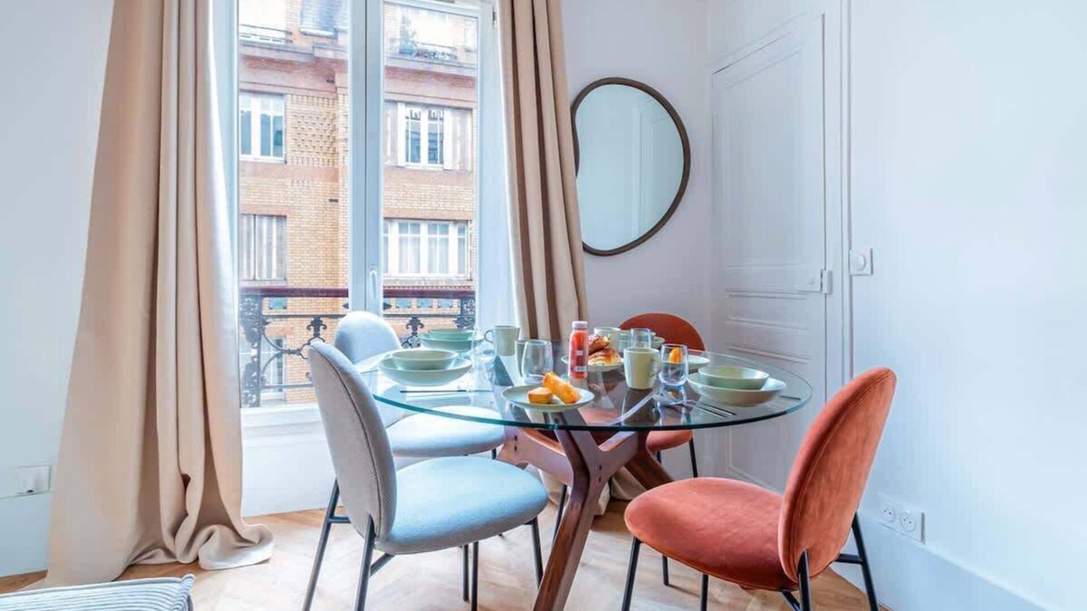 Quartier de l'Ecole-Militaire Apartment | Elegant apartment near Le Bon Marché, Paris 7th arrondissement