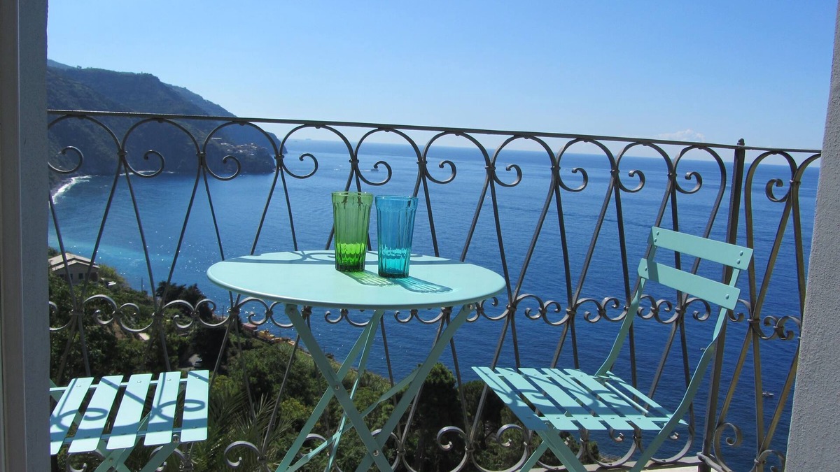 Corniglia Apartment | ELEGANT APARTMENT WITH EXTRAORDINARY SEA VIEW IN THE HEART OF THE FIVE LANDS