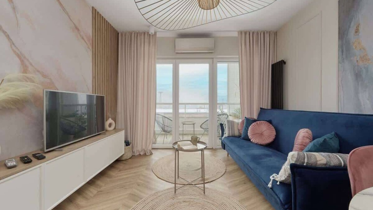 Krzyki Apartment | Elegant Apartment with Balcony Krakowska Wroclaw by Renters Prestige