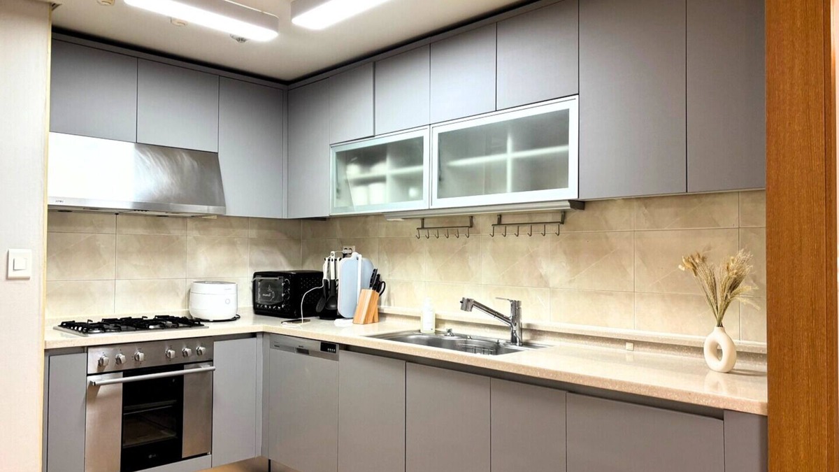 Yeoksam Apartment | Elegant APT 3Bdr 2Bath Gangnam Stn 2Min