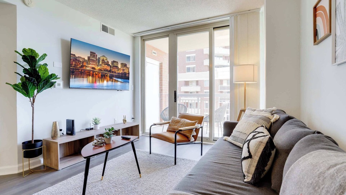 Ballston Apartment | Elegant Apt Near Metro & Eats