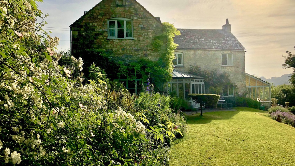 Stroud House | Elegant, Artistic 18th Century Cotswold Country Home with stunning woodland view