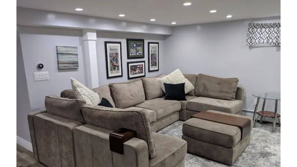 Valley Stream Apartment | Elegant basement apartment 15min from JFK +Parking