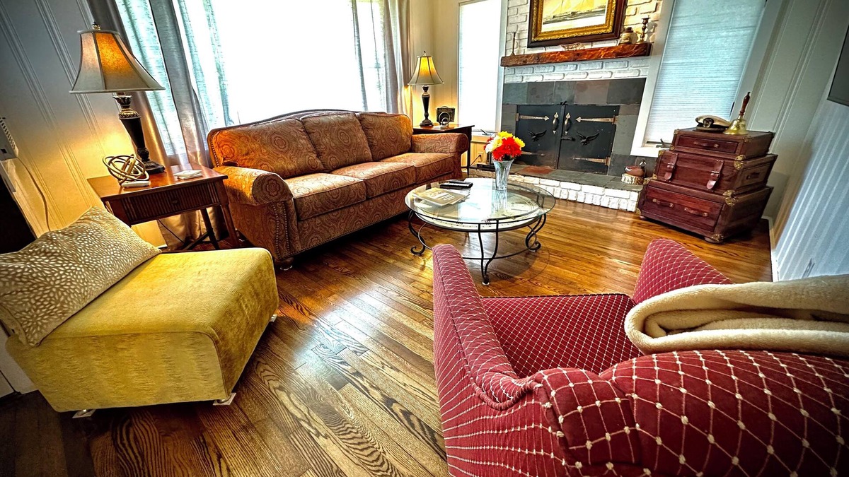 Fairhaven House | Elegant bay view stay.