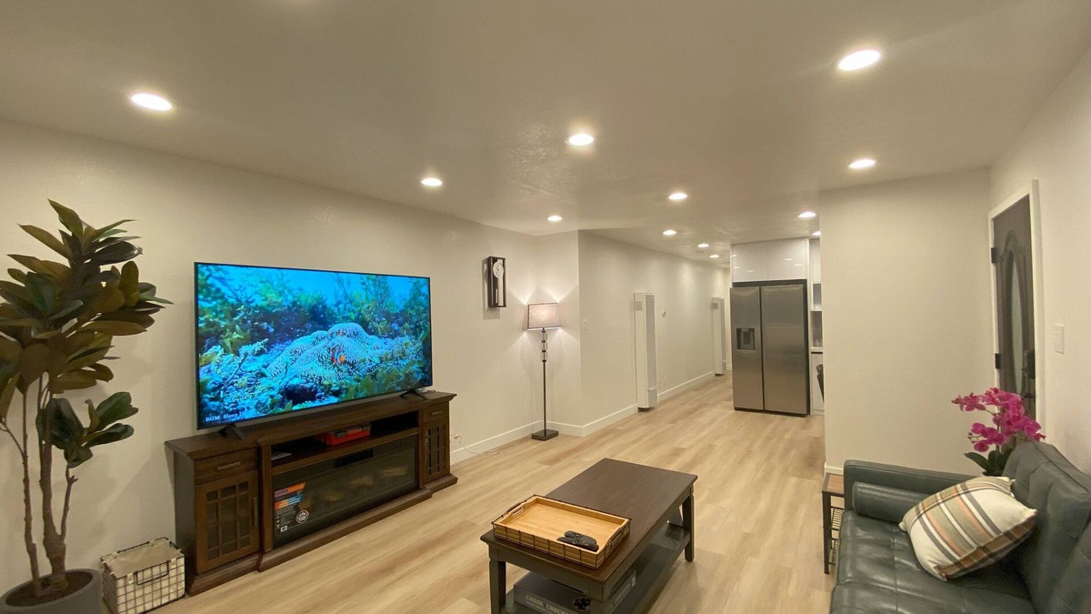 Sharp Park Condo | Elegant Beachside 2B1B Retreat Newly Renovated Free Parking 15min SF/SFO