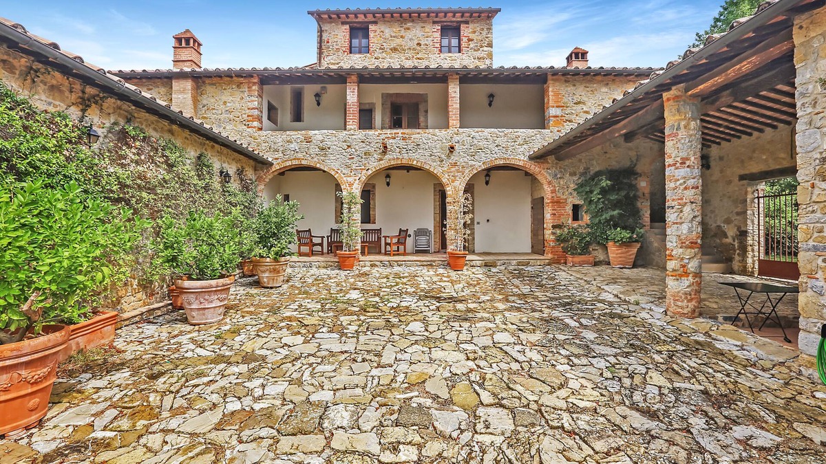Bucine Villa | Elegant Chianti Classico Villa with Stunning Views + Starlink