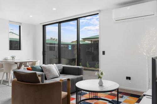 Sydenham Apartment | Elegant City Suite 2Bedrooms