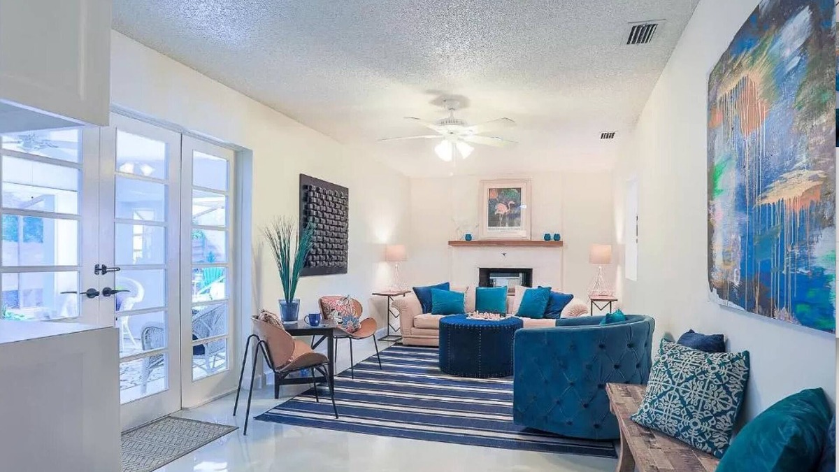 Indian Beach Sapphire Shores House | Elegant Coastal Escape in Indian Beach Sapphire Shores Sarasota with pool.