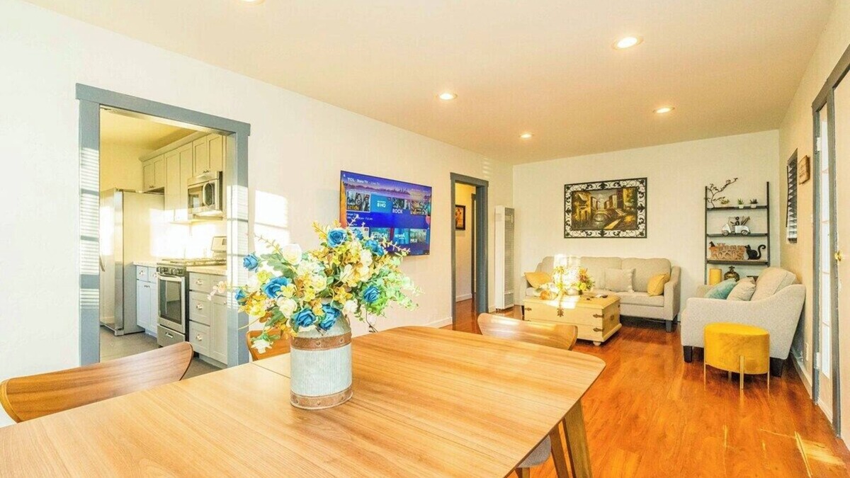 Glendora House | Elegant Comfort on Historic Route 66 Attractions