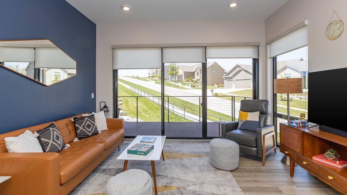 Manhattan Condo | Elegant Condo Minutes to Colbert Hills Golf Course, KSU, and Downtown Manhattan