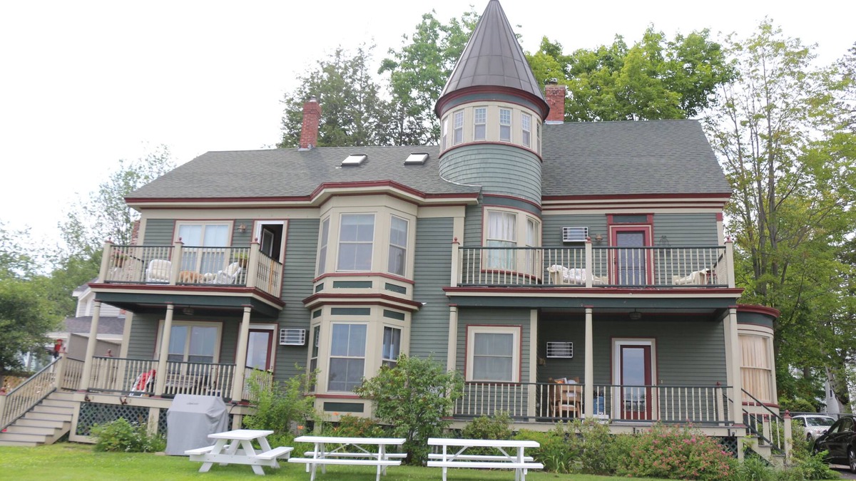 Wolfeboro Condo | Elegant condo on the water in downtown Wolfeboro