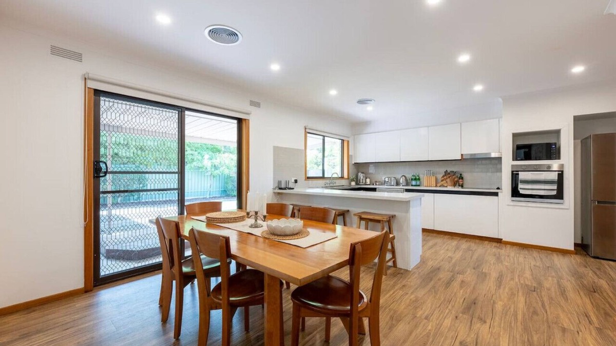Horsham House | Elegant Country Escape
