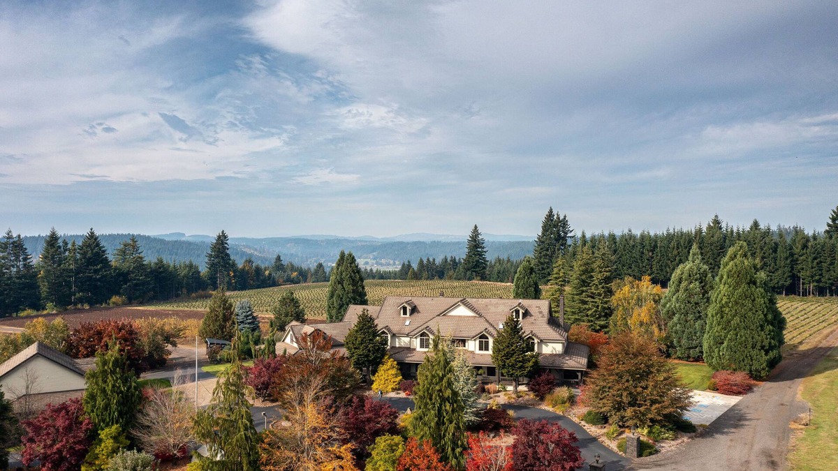 Estacada House | Elegant Country Estate on 620 ace timber and Christmas tree farm