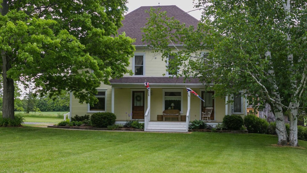 Picton House | Elegant Country Home in Prince Edward County