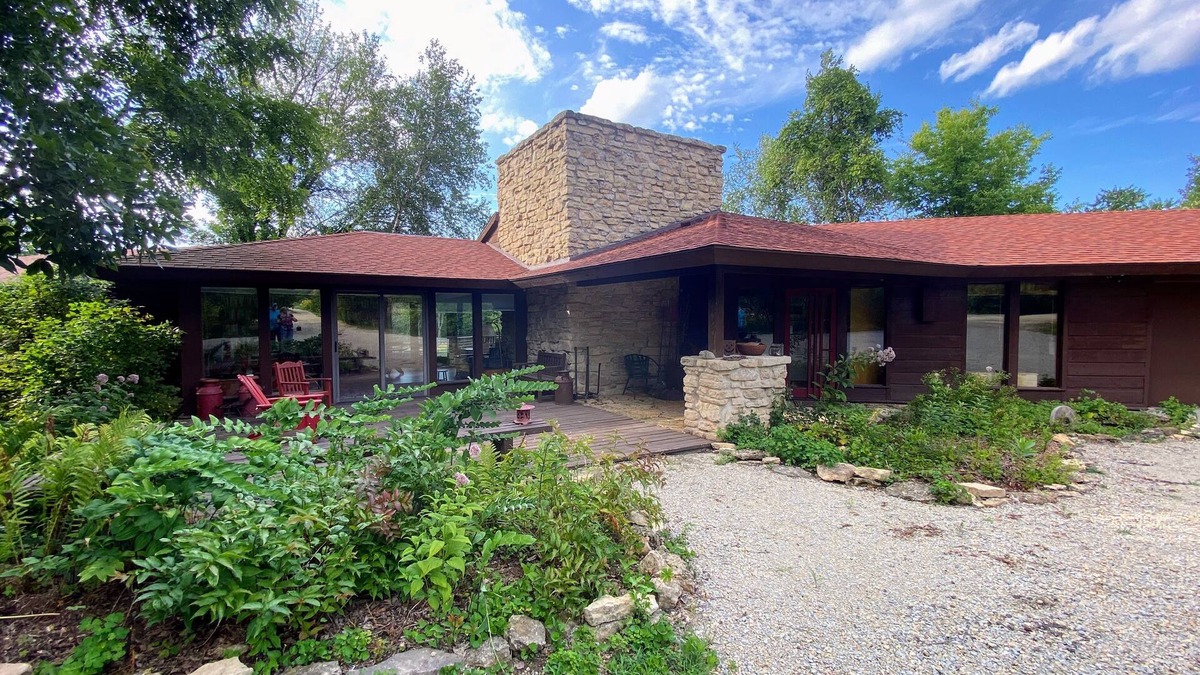 Spring Green House | Elegant country retreat near Spring Green w expansive views of Driftless Region