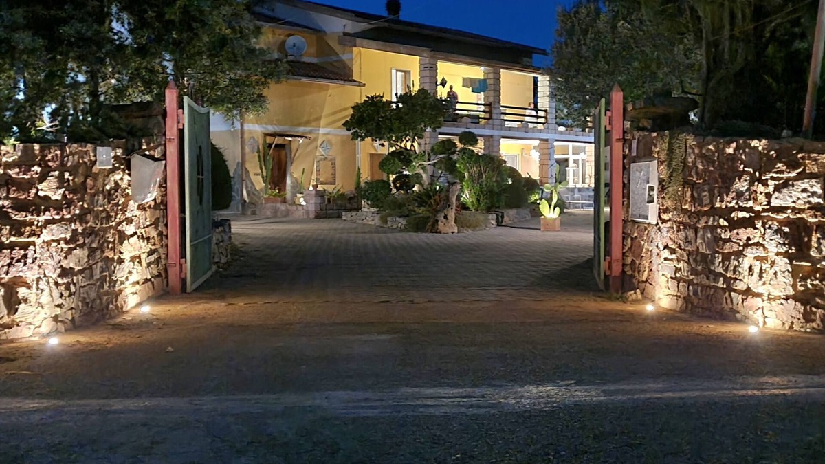 Santa Maria La Palma House | Elegant deluxe cottage close to beaches