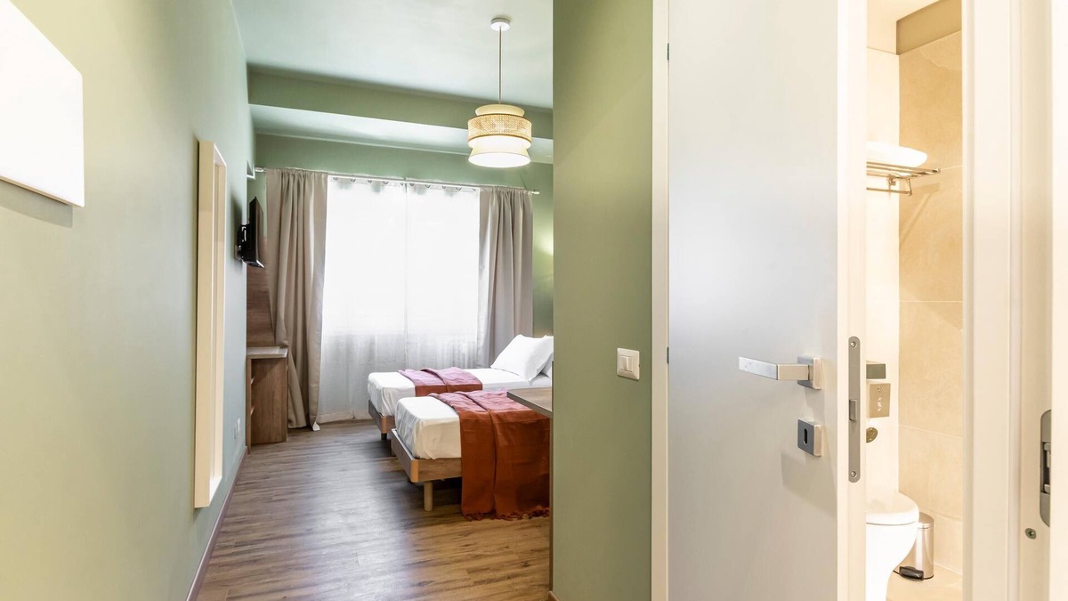 Tuscolano Apartment | Elegant Double Room in the Heart of the Peaceful Colli Albani Area