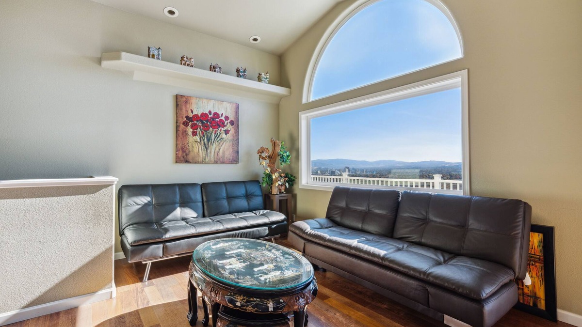 Northeast Reno House | Elegant Escape (4-Bedroom Home) - Handicap accessible by RedAwning