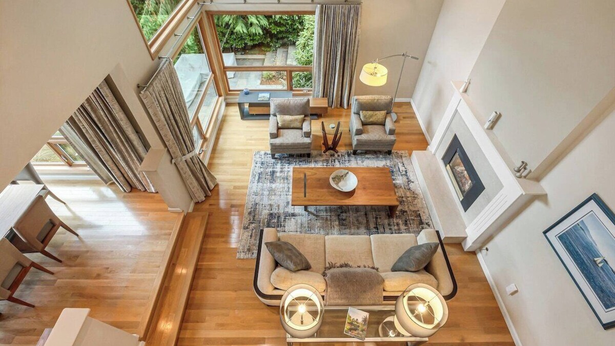 Inglewood-Finn Hill House | Elegant Escape in Tranquil Setting