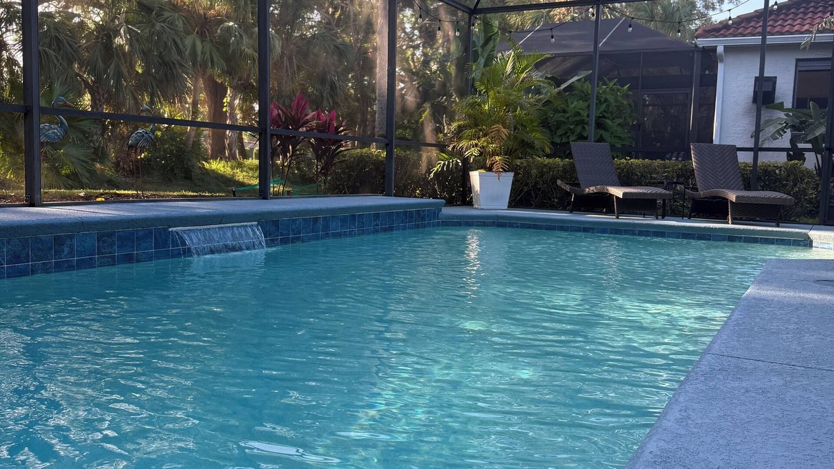 Braden River Villa | Elegant Escape on Championship Golf Course - Gated Oasis