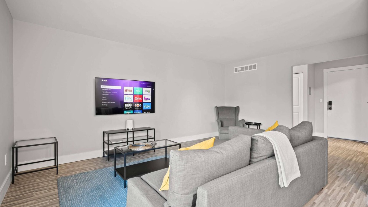Rochester Apartment | Elegant Escape Prime Location & Style