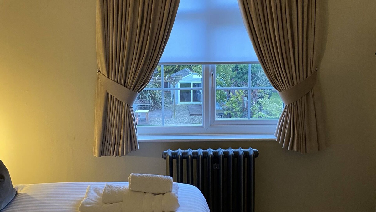 Formby House | Elegant Formby House Nr To Beach, Golf Courses, Pinewoods, Liverpool & Southport