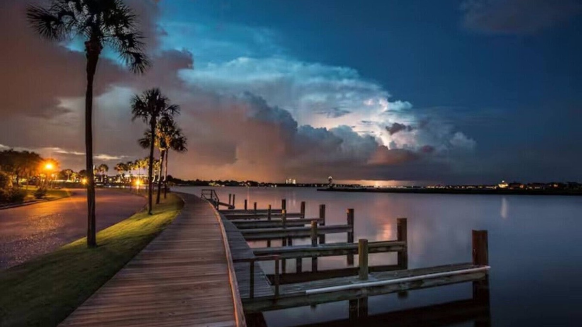 Nassau Bay Apartment | Elegant Hideaway Close to NASA and Kemah Boardwalk