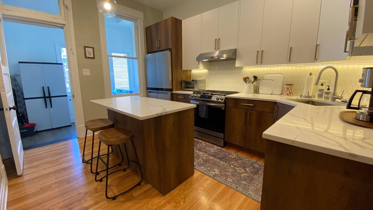 Ravenswood Condo | Elegant Hideaway in the Heart of Andersonville