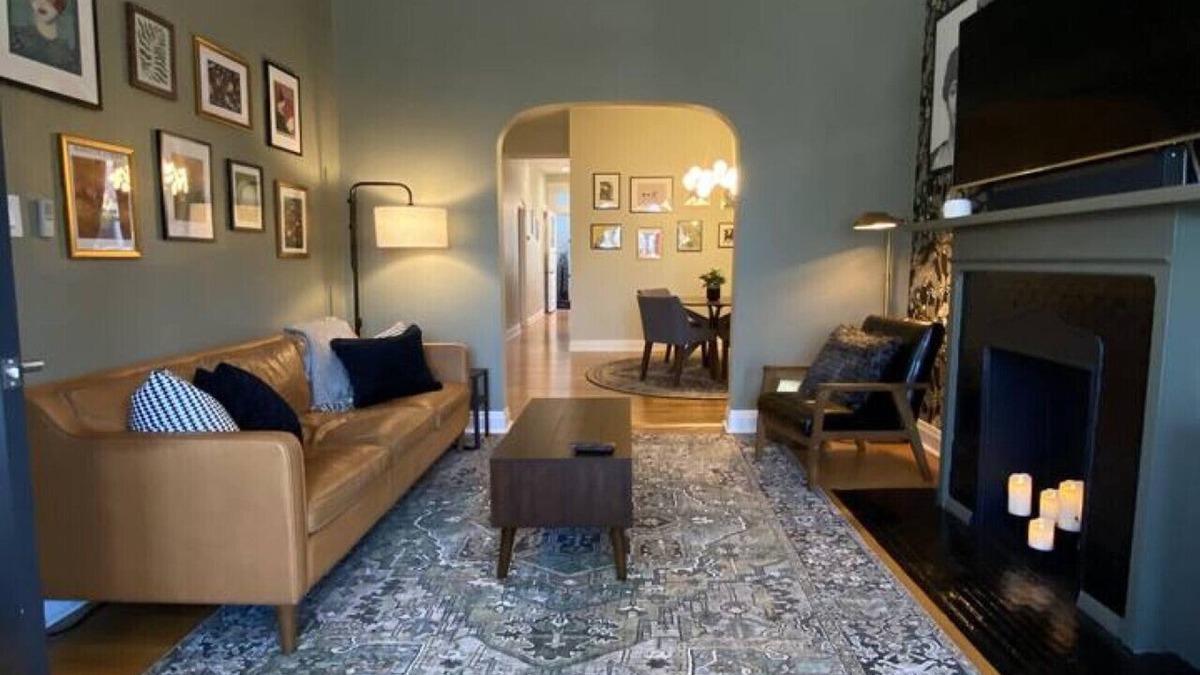 Ravenswood Condo | Elegant Hideaway in the Heart of Andersonville