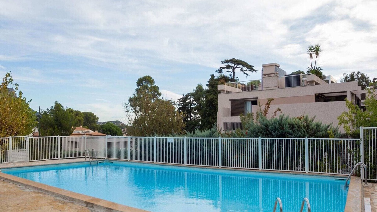 Le Mourillon House | Elegant holiday home with pool