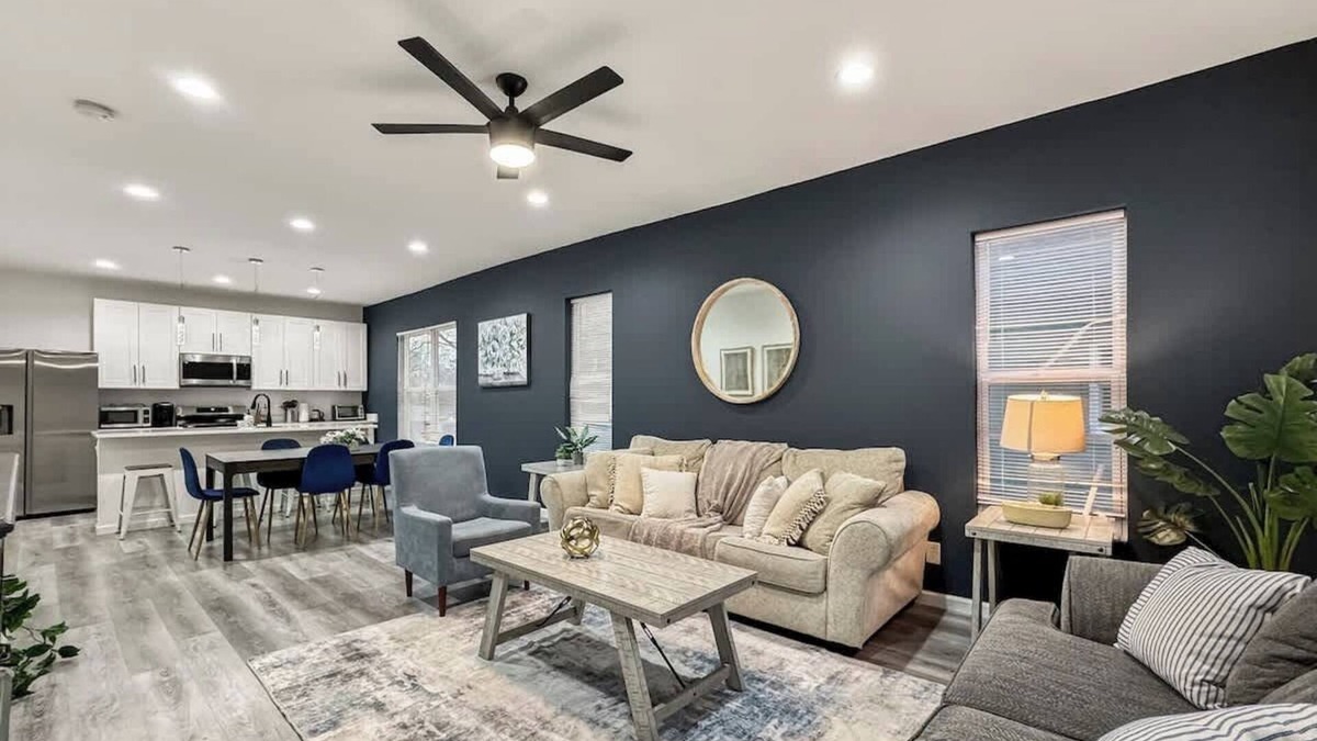 Kessler House | Elegant Home 3BD | Sleeps 12 | Free Parking