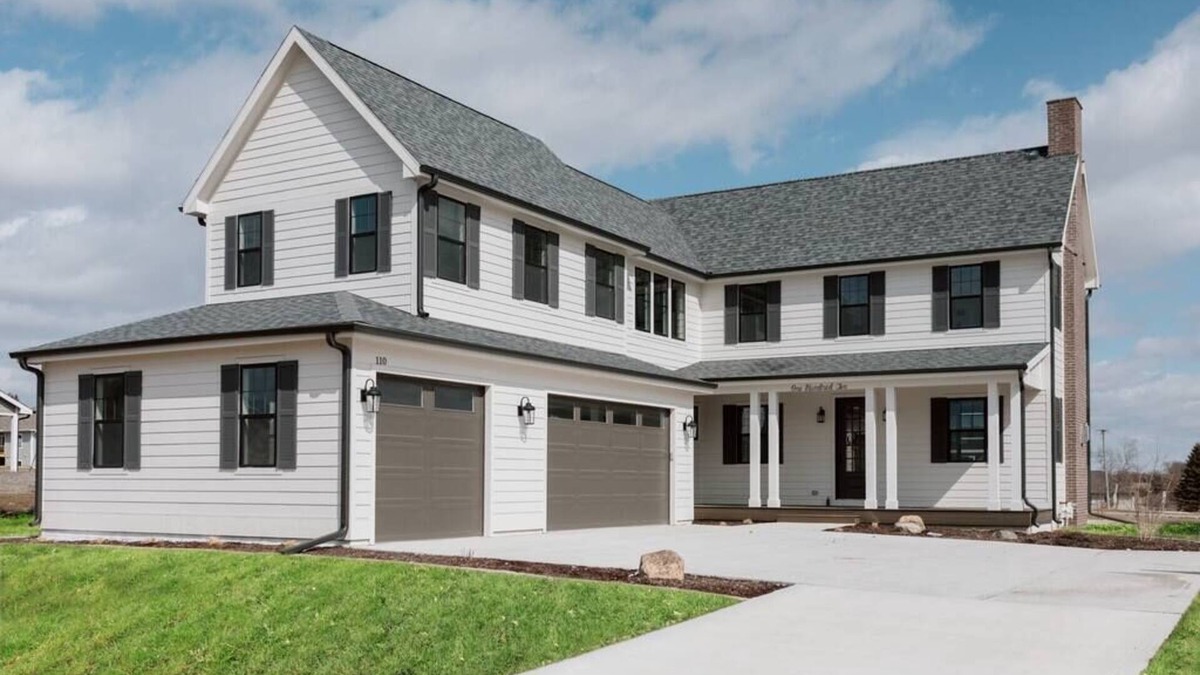 Cumming House | Elegant Home in Agrihood w/Modern Comforts, "Luxurious Retreat in Iowa's First Agrihood: Minutes to