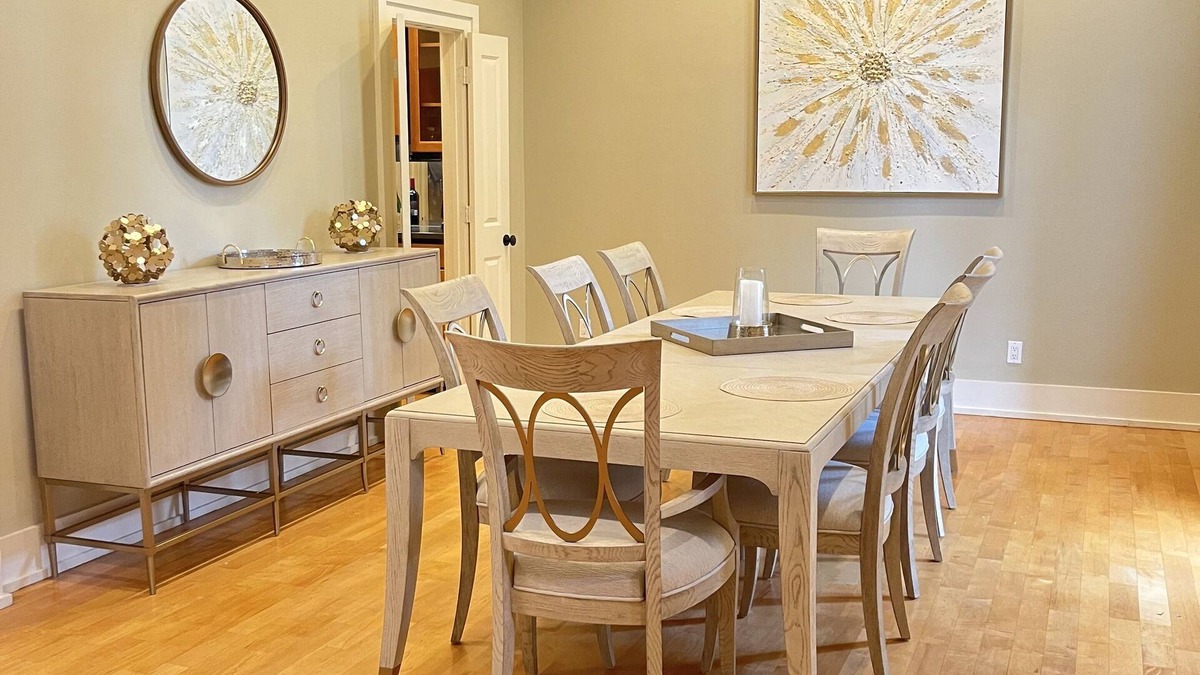 Oxford House | Elegant Home, two blocks to The Square and walk to The Vaught