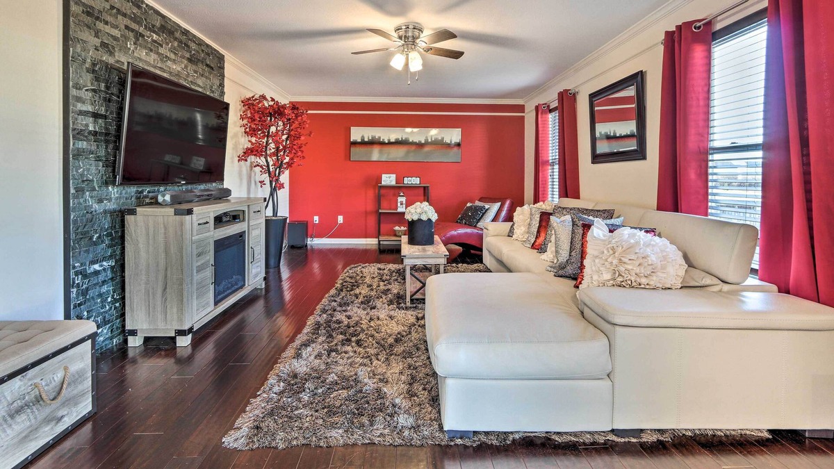 Summit Station House | Elegant Home w/ Themed Rooms & Gazebo!