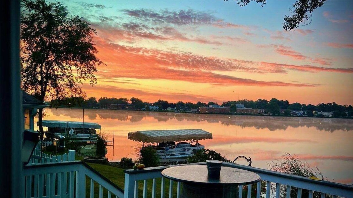 Tomah House | Elegant Lake Home with Hot Tub