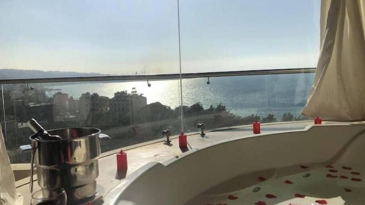 Tabarja Apartment | Elegant Loft Hideaway in Jounieh