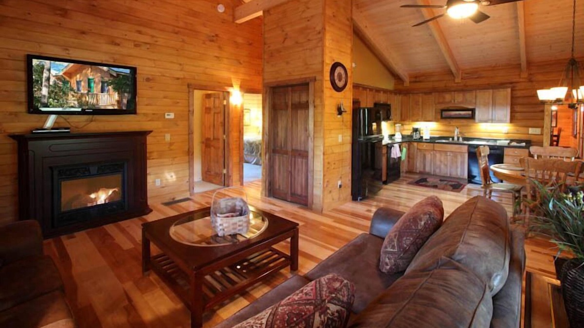 Margaretville House | Elegant Log Home in the Catskill Region min from Belleayre/Plattekill ski resort