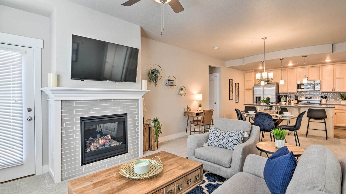 Centerra Condo | Elegant Loveland Condo < 5 Mi to Old Town!