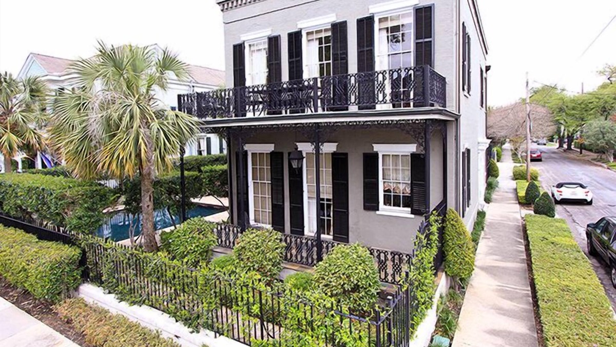 Garden District Condo | Elegant, Luxuriously Furnished Historic Property In The Garden District Sleeps 4