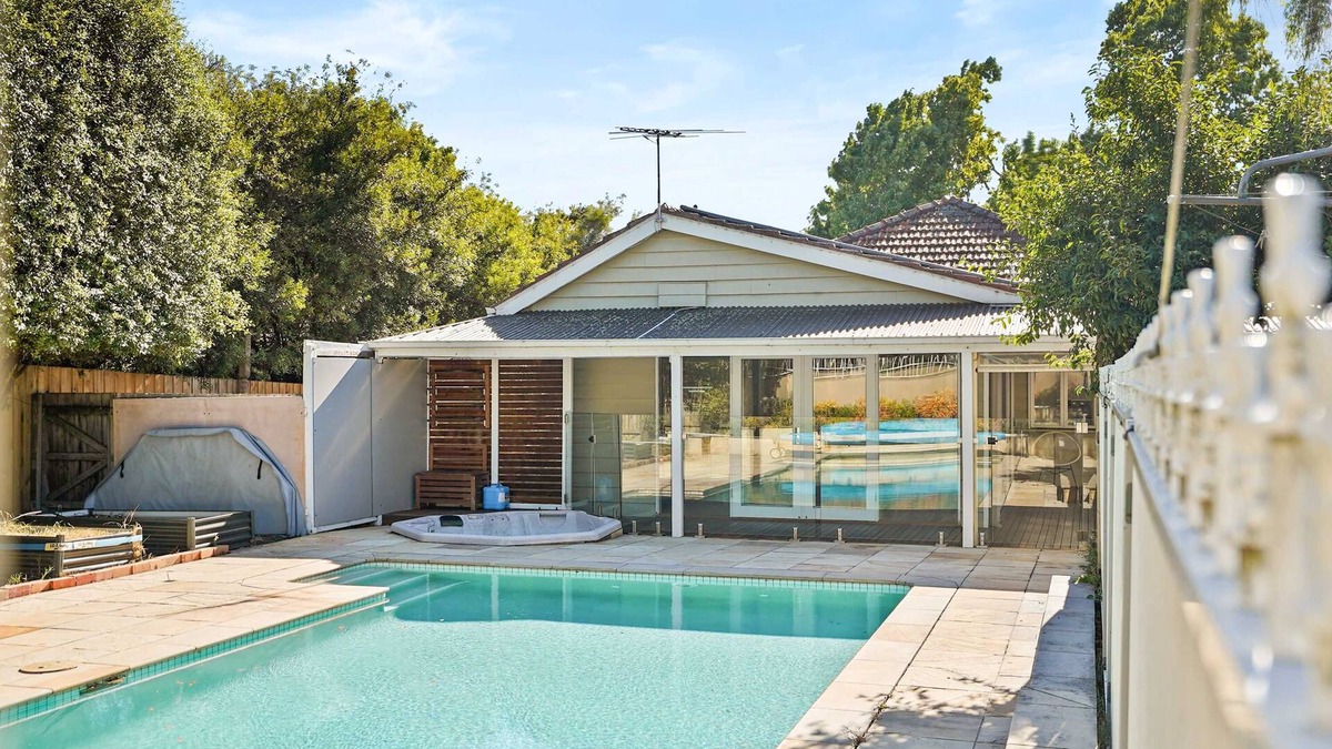 Ringwood House | Elegant Luxury - Family Entertainer in Ringwood