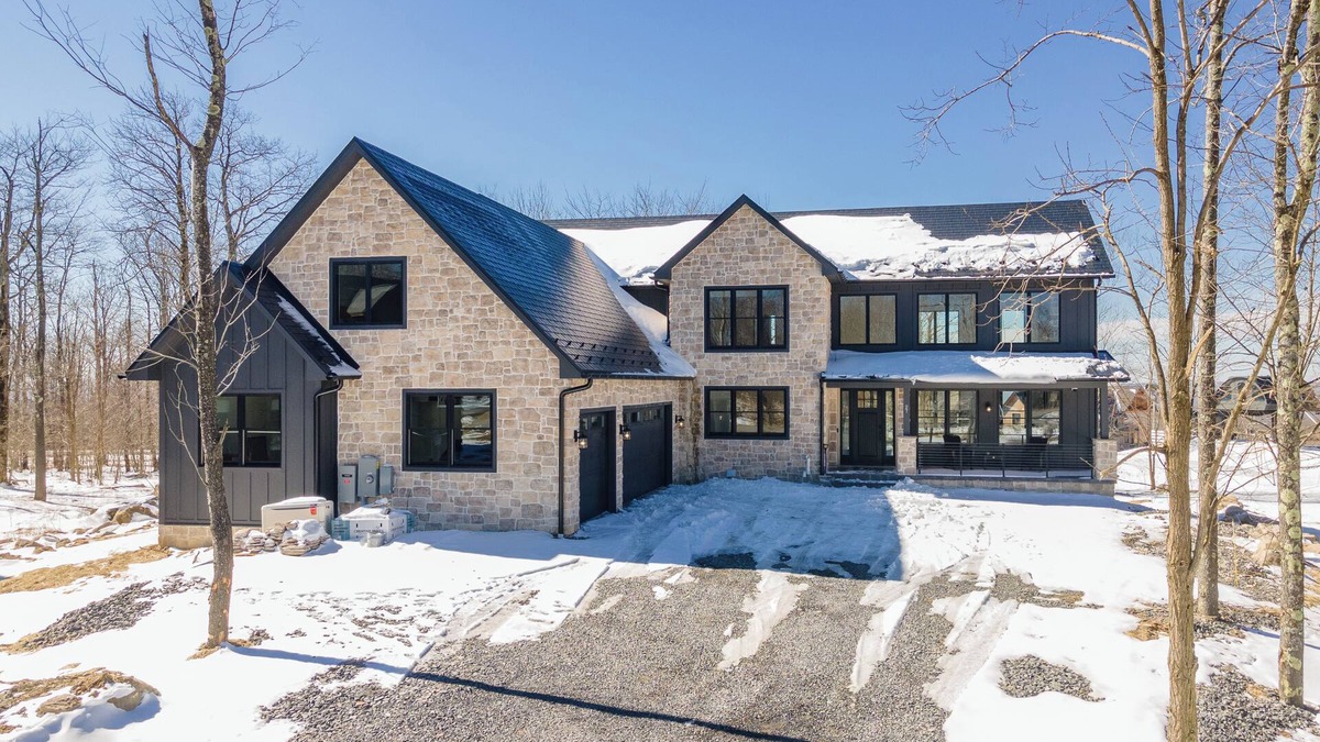 McHenry House | Elegant Luxury Lodge w/Views, Hot Tub & Games